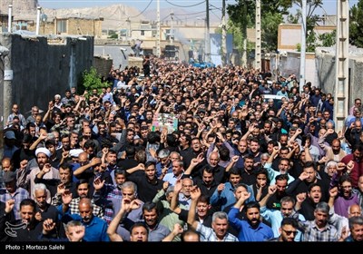 مراسم تشییع و خاکسپاری شهید کربلایی علیرضا اسماعیلی در روستای تمندگان واقع در شهر پیربکران از توابع شهرستان فلاورجان اصفهان
