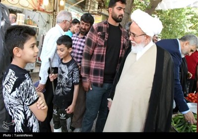 حضور امام جمعه کرمانشاه در میان بازارریان