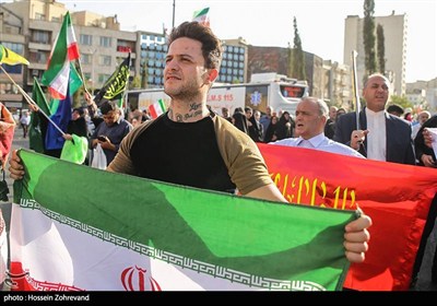 تجمع مردمی در محکومیت تجاوز آمریکا