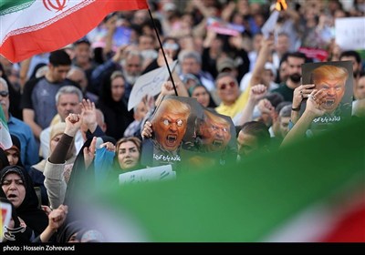 تجمع مردمی در محکومیت تجاوز آمریکا
