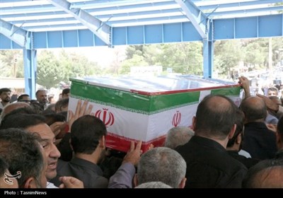 تشییع پیکر شهید حمید امیریان از شهدای تجاوز رژیم صهیونیستی
