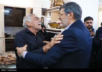 دیدار مسئولان یزد با خانواده شهدای حمله روز گذشته صهیونیست‌ها به یزد