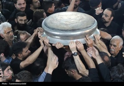 آیین طشت گذاری مسجد جامع اردبیل به روایت تصویر