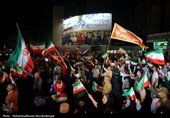 شادی مردم تهران پس از پاسخ کوبنده نیروهای مسلح به آمریکا