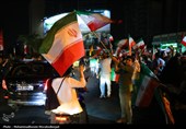 شادی مردم تهران پس از پاسخ کوبنده نیروهای مسلح به آمریکا
