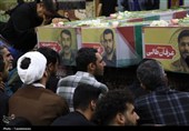 وداع جانسوز یزد با شهدا؛ فریاد «مرگ بر آمریکا» در دل شب حظیره