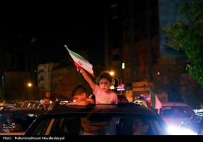 فرحة عارمة فی شوارع طهران عقب الردّ الحاسم للقوات المسلحة الإیرانیة على العدوان الأمیرکی