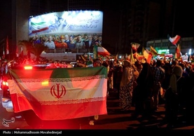 فرحة عارمة فی شوارع طهران عقب الردّ الحاسم للقوات المسلحة الإیرانیة على العدوان الأمیرکی