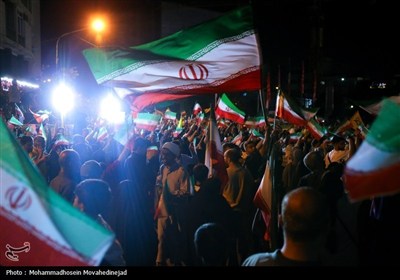فرحة عارمة فی شوارع طهران عقب الردّ الحاسم للقوات المسلحة الإیرانیة على العدوان الأمیرکی