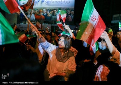 فرحة عارمة فی شوارع طهران عقب الردّ الحاسم للقوات المسلحة الإیرانیة على العدوان الأمیرکی