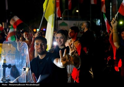 فرحة عارمة فی شوارع طهران عقب الردّ الحاسم للقوات المسلحة الإیرانیة على العدوان الأمیرکی