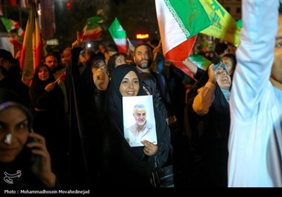 فرحة عارمة فی شوارع طهران عقب الردّ الحاسم للقوات المسلحة الإیرانیة على العدوان الأمیرکی