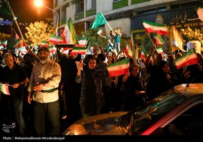 فرحة عارمة فی شوارع طهران عقب الردّ الحاسم للقوات المسلحة الإیرانیة على العدوان الأمیرکی