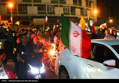فرحة عارمة فی شوارع طهران عقب الردّ الحاسم للقوات المسلحة الإیرانیة على العدوان الأمیرکی