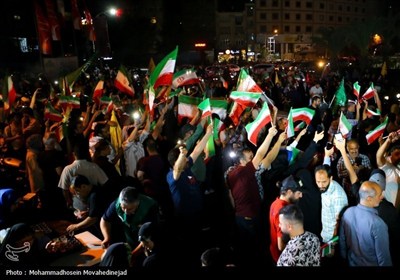 فرحة عارمة فی شوارع طهران عقب الردّ الحاسم للقوات المسلحة الإیرانیة على العدوان الأمیرکی