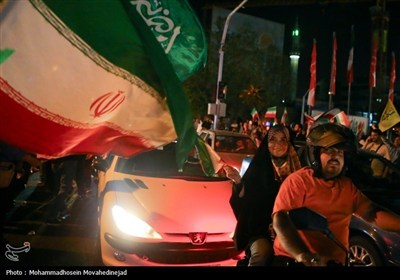 فرحة عارمة فی شوارع طهران عقب الردّ الحاسم للقوات المسلحة الإیرانیة على العدوان الأمیرکی