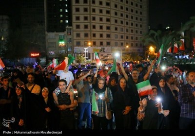 فرحة عارمة فی شوارع طهران عقب الردّ الحاسم للقوات المسلحة الإیرانیة على العدوان الأمیرکی