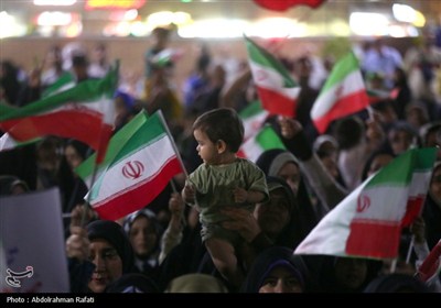 اجتماع بزرگ مردم همدان در حمایت از حمله موشکی ایران به پایگاههای نظامی امریکا