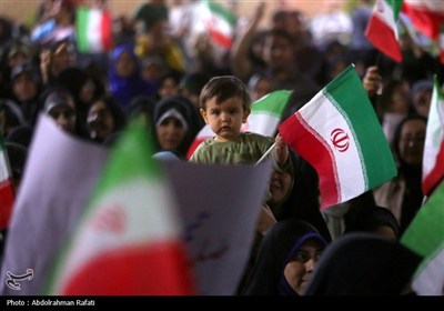اجتماع بزرگ مردم همدان در حمایت از حمله موشکی ایران به پایگاههای نظامی امریکا