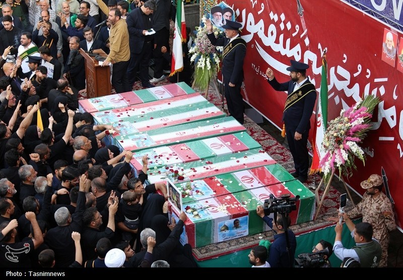 وداع با ۸ شهید مقاومت در قم؛ طنین فریاد مرگ بر اسرائیل+ تصاویر
