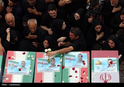 تشییع باشکوه شهدای نبرد با اسرائیل در قم