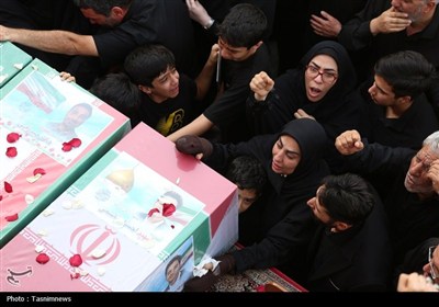تشییع باشکوه شهدای نبرد با اسرائیل در قم