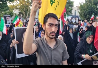 اجتماع مردم قزوین در حمایت از نیروهای مسلح