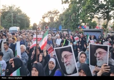 اجتماع مردم قزوین در حمایت از نیروهای مسلح