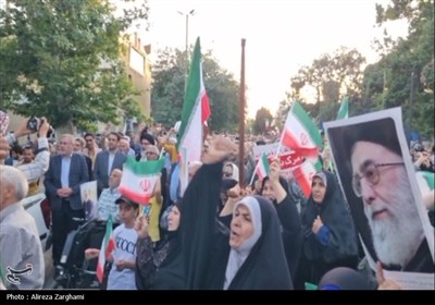 اجتماع مردم قزوین در حمایت از نیروهای مسلح