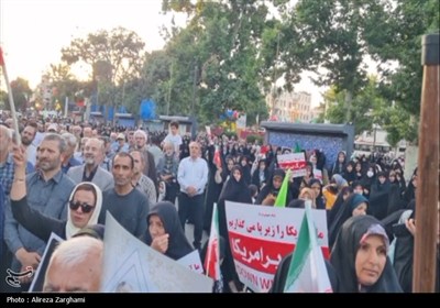 اجتماع مردم قزوین در حمایت از نیروهای مسلح