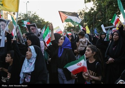 اجتماع مردم قزوین در حمایت از نیروهای مسلح و عملیات بشارت فتح