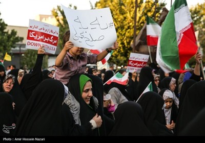 اجتماع مردم قزوین در حمایت از نیروهای مسلح و عملیات بشارت فتح