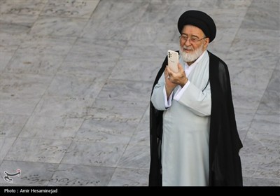 آئین سنتی برافراشتن خیمه عزای سیدالشهدا (ع) در چهل اختران قم