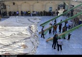 آئین سنتی برافراشتن خیمه عزای سیدالشهدا (ع) در  چهل اختران قم
