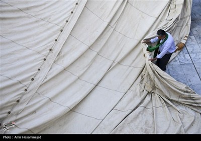 آئین سنتی برافراشتن خیمه عزای سیدالشهدا (ع) در چهل اختران قم