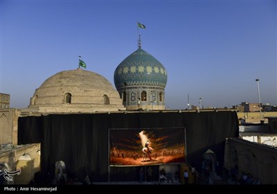 آئین سنتی برافراشتن خیمه عزای سیدالشهدا (ع) در چهل اختران قم