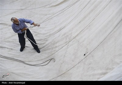 آئین سنتی برافراشتن خیمه عزای سیدالشهدا (ع) در چهل اختران قم