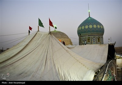 آئین سنتی برافراشتن خیمه عزای سیدالشهدا (ع) در چهل اختران قم