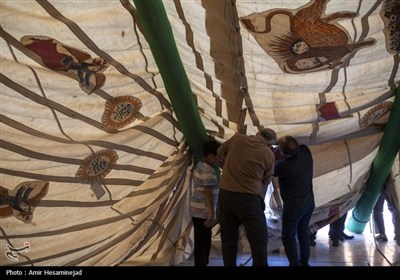 آئین سنتی برافراشتن خیمه عزای سیدالشهدا (ع) در چهل اختران قم