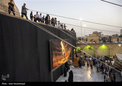 آئین سنتی برافراشتن خیمه عزای سیدالشهدا (ع) در چهل اختران قم