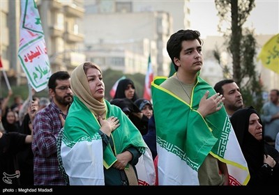 تجمع شعبی فی طهران لدعم القوات المسلحة