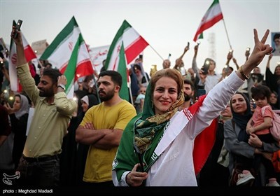 تجمع شعبی فی طهران لدعم القوات المسلحة