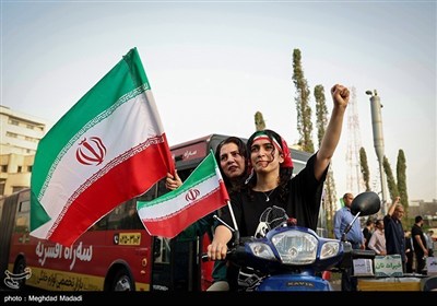 تجمع شعبی فی طهران لدعم القوات المسلحة