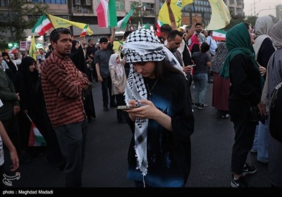 تجمع شعبی فی طهران لدعم القوات المسلحة