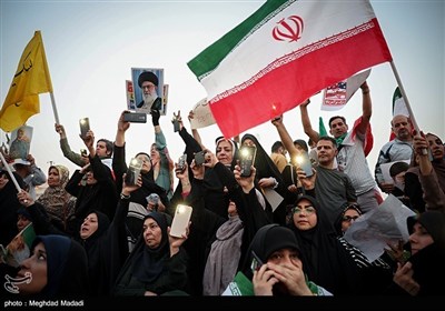 تجمع شعبی فی طهران لدعم القوات المسلحة