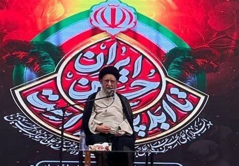 ذره‌ای از حق داشتن انرژی هسته‌ای عقب‌نشینی نمی‌کنیم