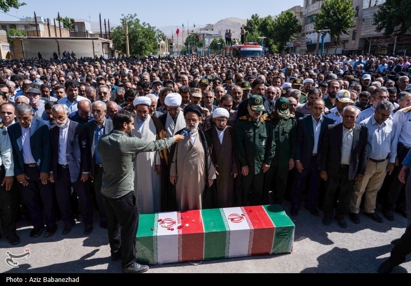 تشییع پیکر سردار شهید محمدتقی یوسفوندفرمانده حفاظت سازمان بس ...