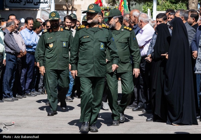 تشییع پیکر سردار شهید محمدتقی یوسفوندفرمانده حفاظت سازمان بس ...