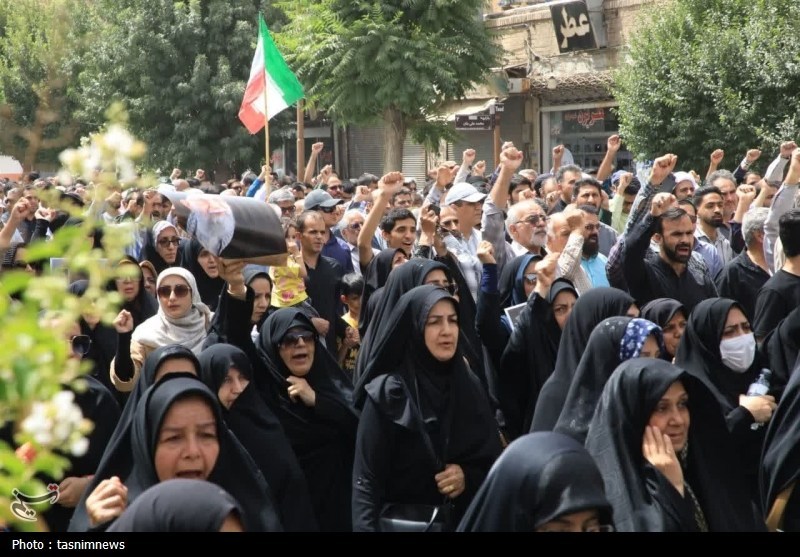 تشییع پیکر شهدای یزدی حمله اسرائیل- عکس صفحه استان تسنیم