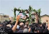 پیکر مطهر شهید مدافع وطن «مهدی قهرمانی» در رباطکریم تشییع شد